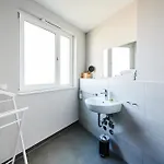 Hotel Adapt 3*