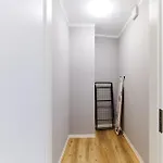Adapt Hotel 3*