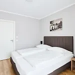 Adapt ホテル 3*