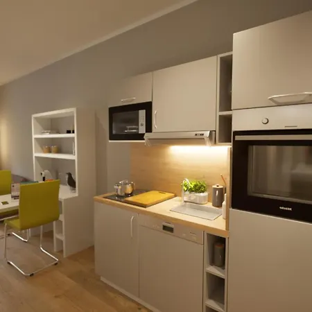 Hotel Adapt 3*