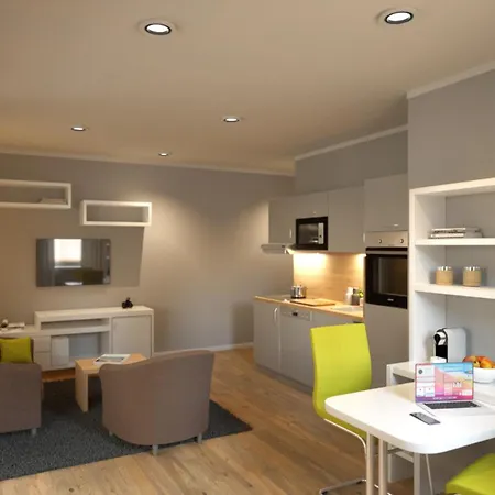 Hotel Adapt
